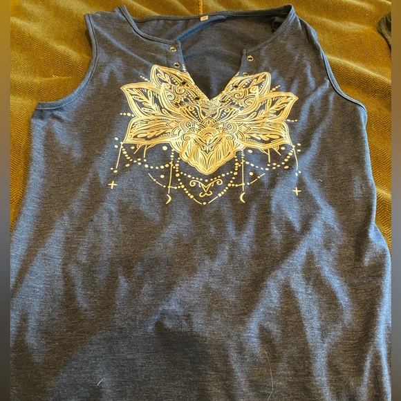 5 tank tops. XS(2) S(1) M(2) - Picture 4 of 10